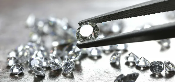 Diamante natural vs diamante laboratorio