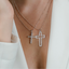 Dije de Cruz con Brillantes. Joyería de la casa. Oro Blanco 14K