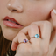 Anillo piedra Topacio azul suizo con Brillantes - PINETA - Oro blanco 18K
