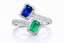 Anillo PINETA 18K en Oro Blanco con  Zafiro Azul y Esmeralda Naturales Corte  Emerald con Diamantes Halo – Alta  Joyería