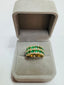 Anillo PINETA 18K en Oro Amarillo con  14 Esmeraldas Oval y Diamantes – Banda  Ancha de Alta Joyería